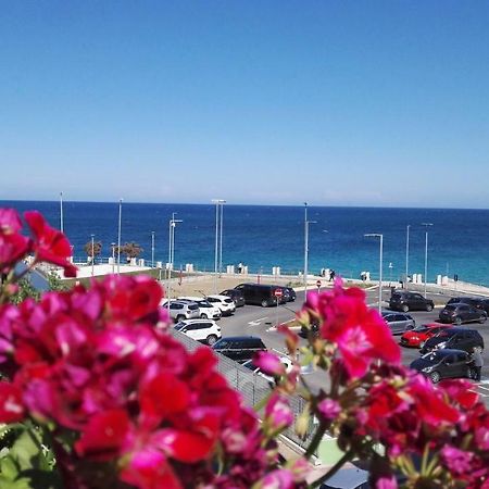 Gallery Art - Sea View Монополі Екстер'єр фото